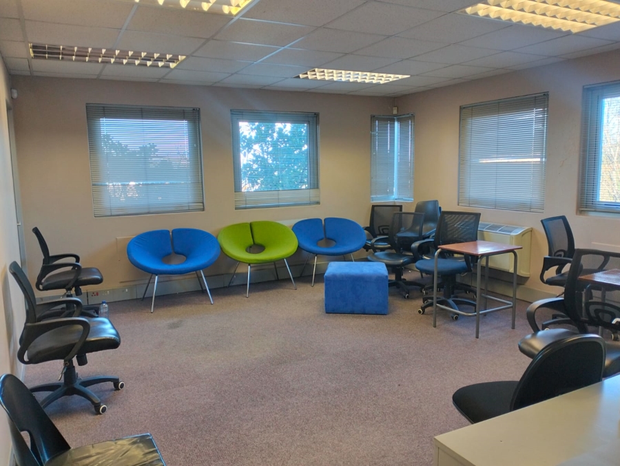 To Let commercial Property for Rent in Rosenpark Western Cape